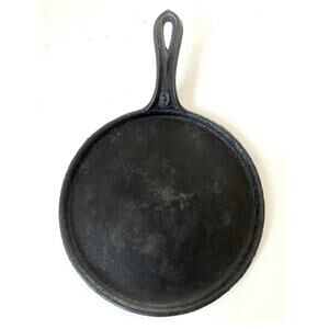 Vintage Cast Iron Skillet with Gate Mark, Early American Pan